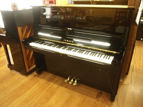 Yamaha U2H Upright Piano - High-Quality Performance and Sound